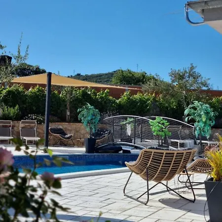 Kuca S Jacuzzijem Mavrinac Nerezine