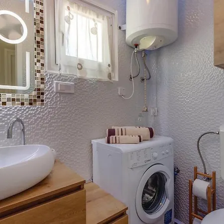 Kuca S Jacuzzijem Mavrinac * Nerezine