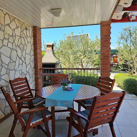 Kuca S Jacuzzijem Mavrinac Villa Nerezine