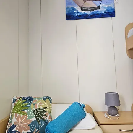 Villa Kuca S Jacuzzijem Mavrinac Nerezine