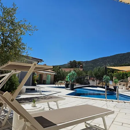 Villa Kuca S Jacuzzijem Mavrinac